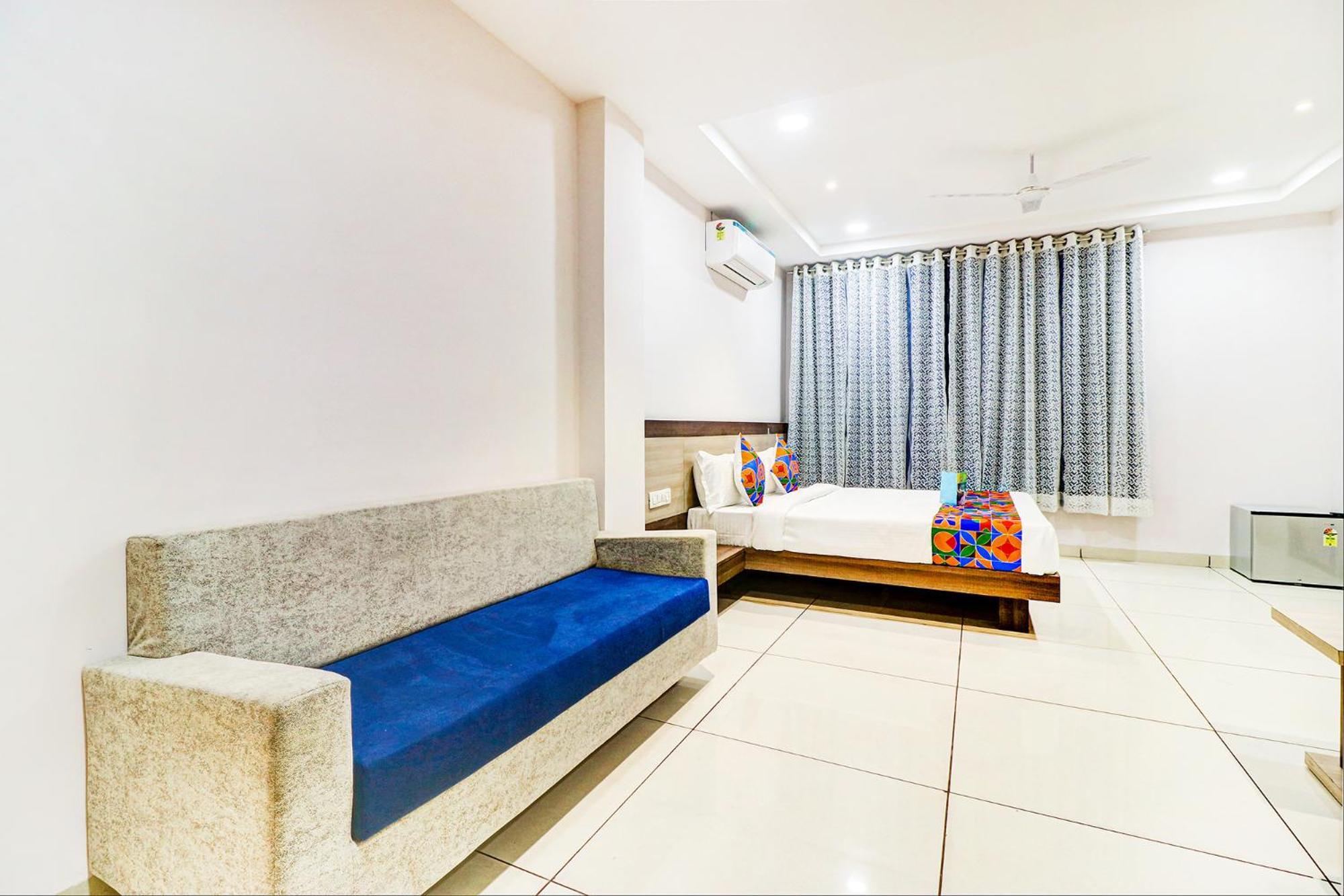 Hotel Fabhotel Meera Palace Indore